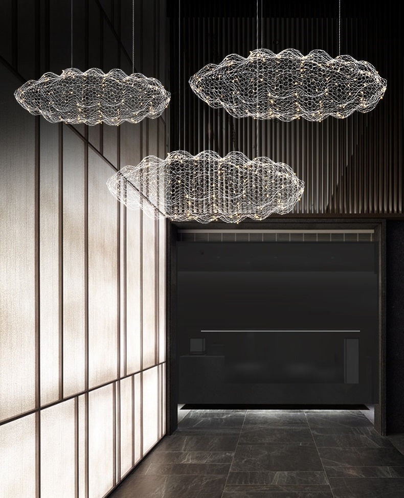 Cloud-shaped chandelier in gold or silver metal mesh